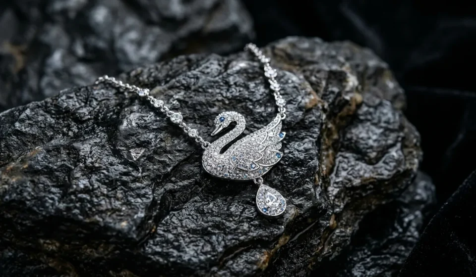 swarovski swan kolye 2026 04 14
